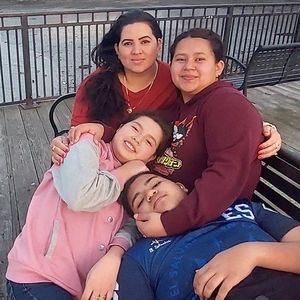 Meet your Posher, Martinez